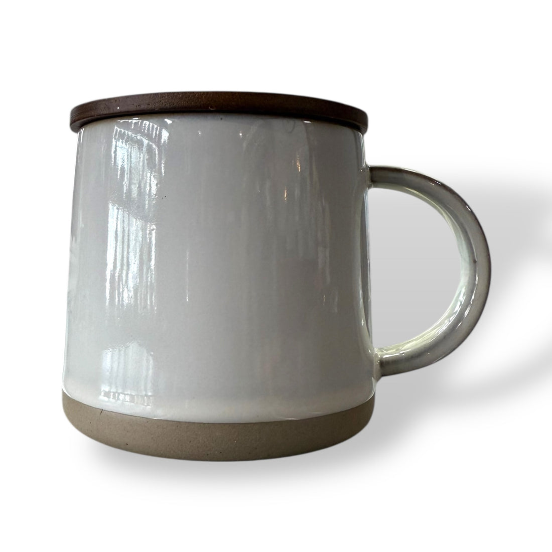 Tasse lustrée avec couvercle